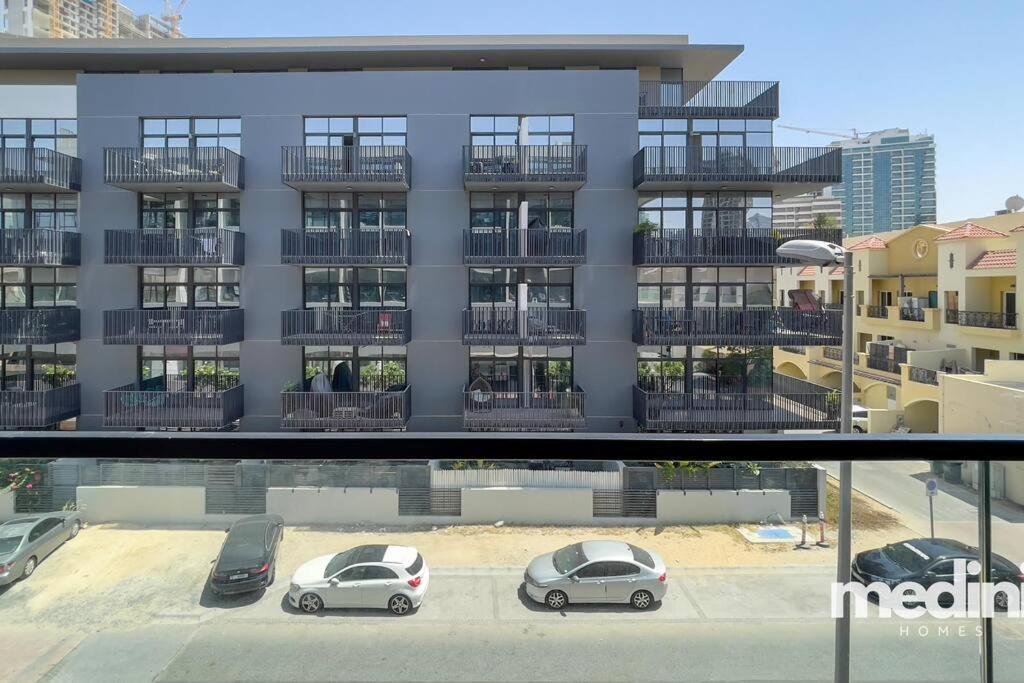 Oxford Boulevard - - Jvc Apartment